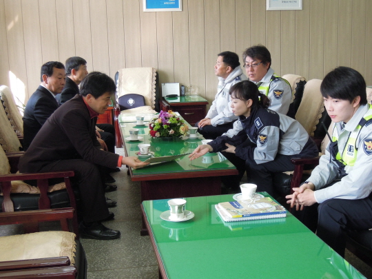 학교-경찰 학교폭력예방협의체 구성(2013.03.15)(1).JPG